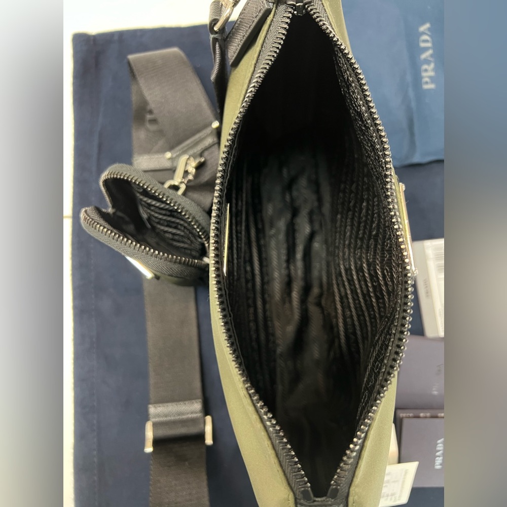 PRADA Re- Nylon and Saffiano leather shoulder bag - Picture 5 of 10